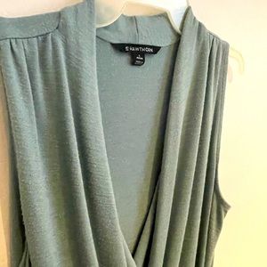 NWOT 41 Hawthorne tunic length, sleeveless, v neck w/ side. Teal